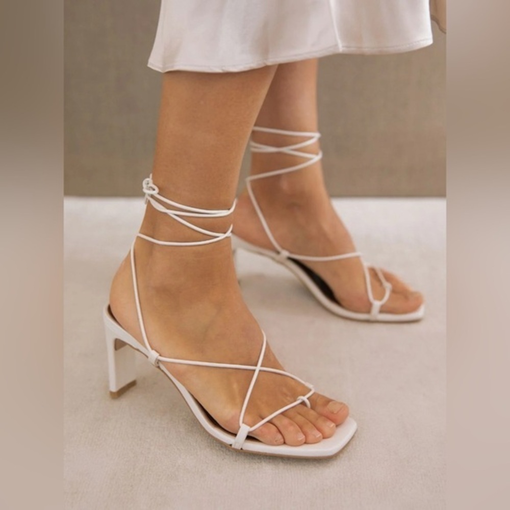 BNIB Alohas Bellini Strappy Sandal in Pearl White Sz 5